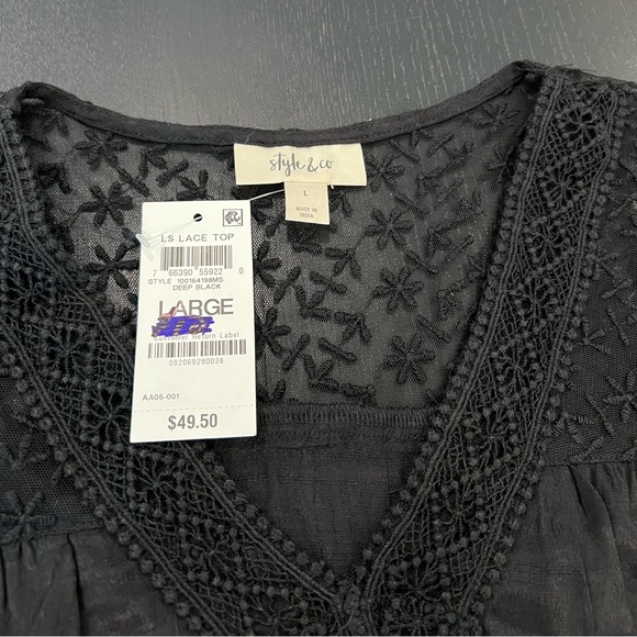 Women's Blouse with Lace Designs- NWT - Picture 4 of 8